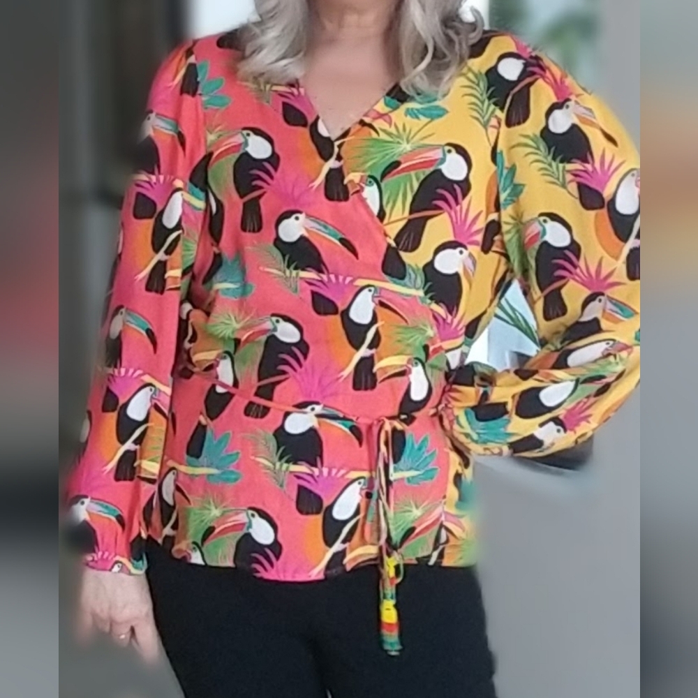 FARM Rio Multicolor Toucan Print Blouse.  Flat Friendly!